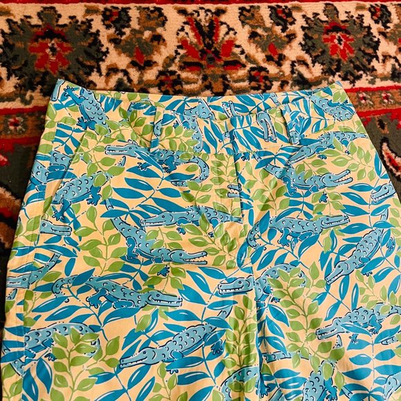 Lilly Pulitzer Blue and Green Patterned Capris - Picture 3 of 6